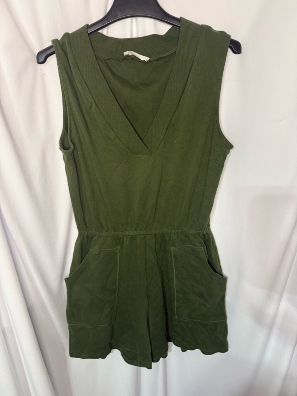 Sleeveless V-Neck Olive Green Romper with Pockets
